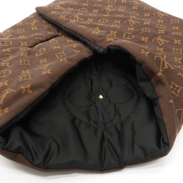 Louis Vuitton Echarpe Pillow Monogram Muffler 2021 Reversible Nylon Silk Scarf — view 5