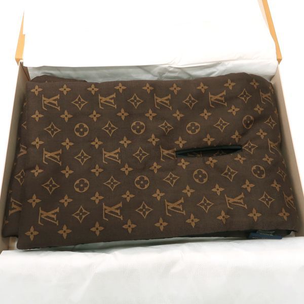 Louis Vuitton Echarpe Pillow Monogram Muffler 2021 Reversible Nylon Silk Scarf — view 4