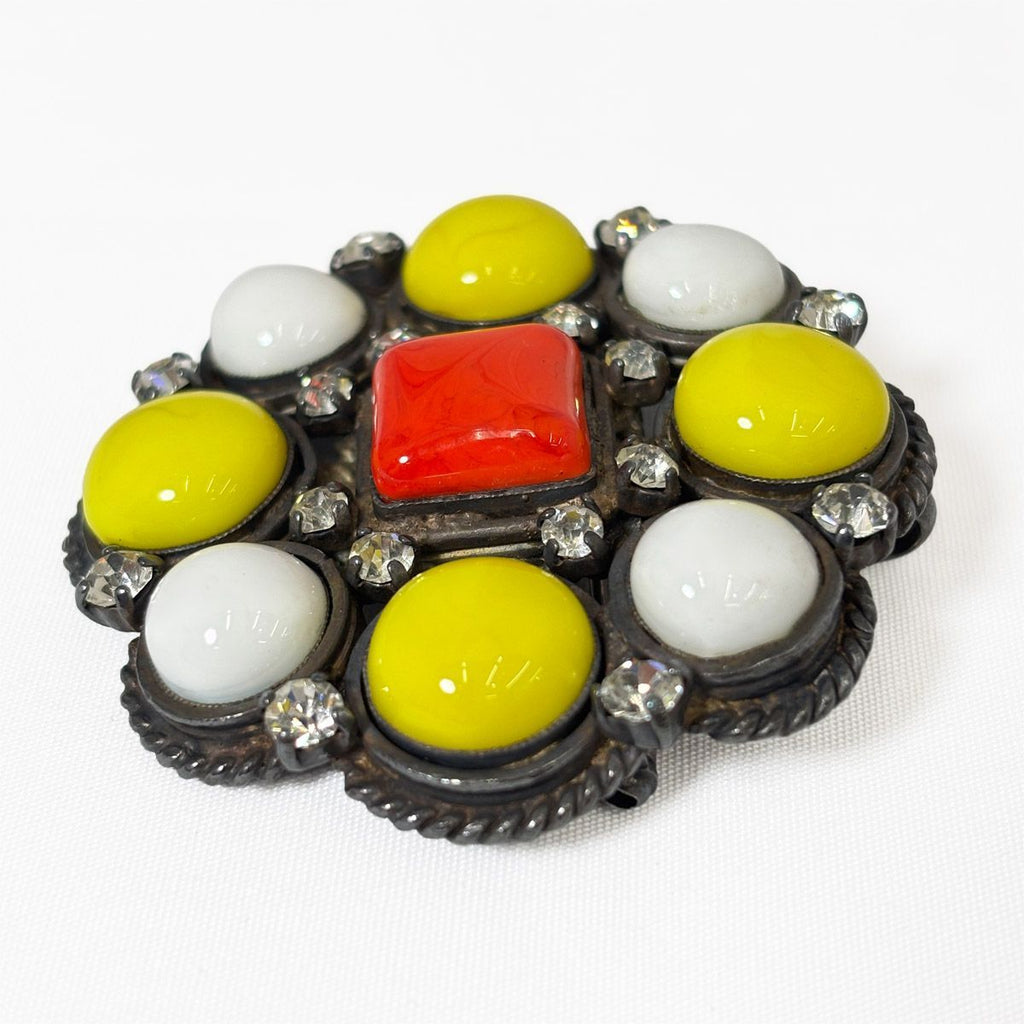 Chanel Vinte Gibrochi Brooch — view 3