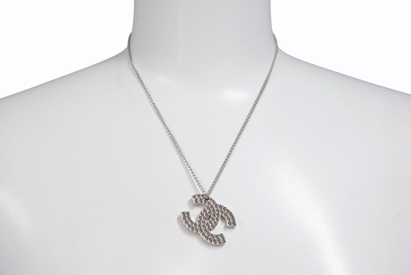Chanel CC Logo Perforated Necklace Metal Silver — view 8