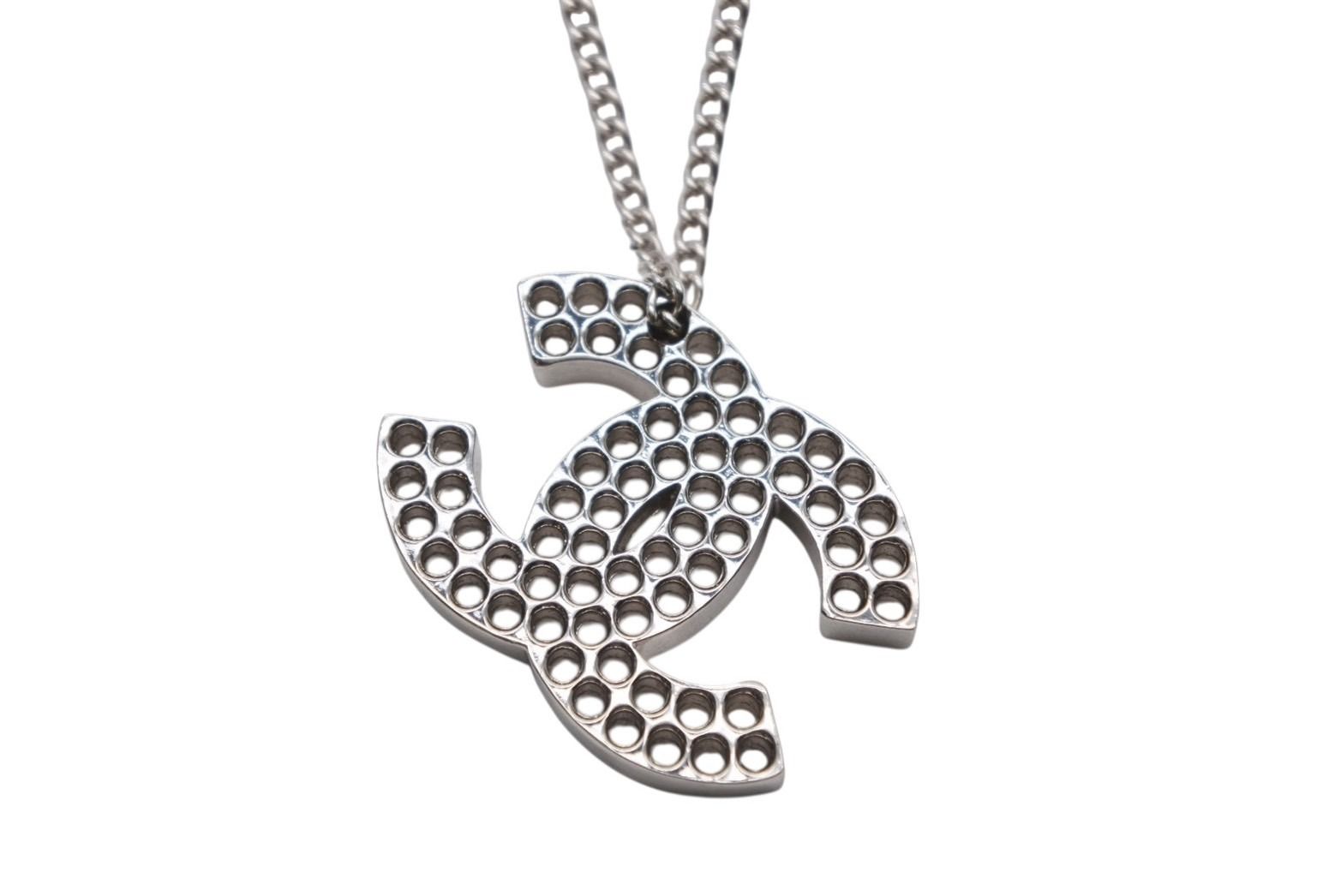 Chanel CC Logo Perforated Necklace Metal Silver — view 3