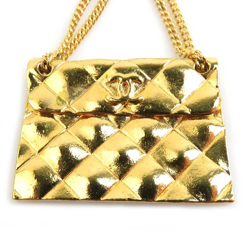 Chanel Brooch Bag Motif — view 4