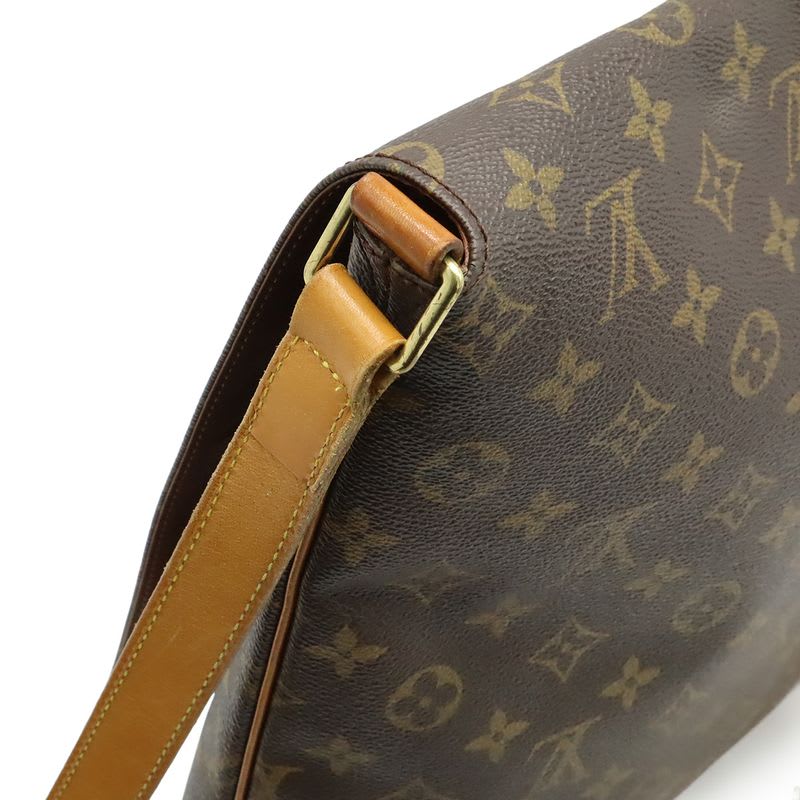 Louis Vuitton Monogram Musette Shoulder Bag Crossbody — view 6