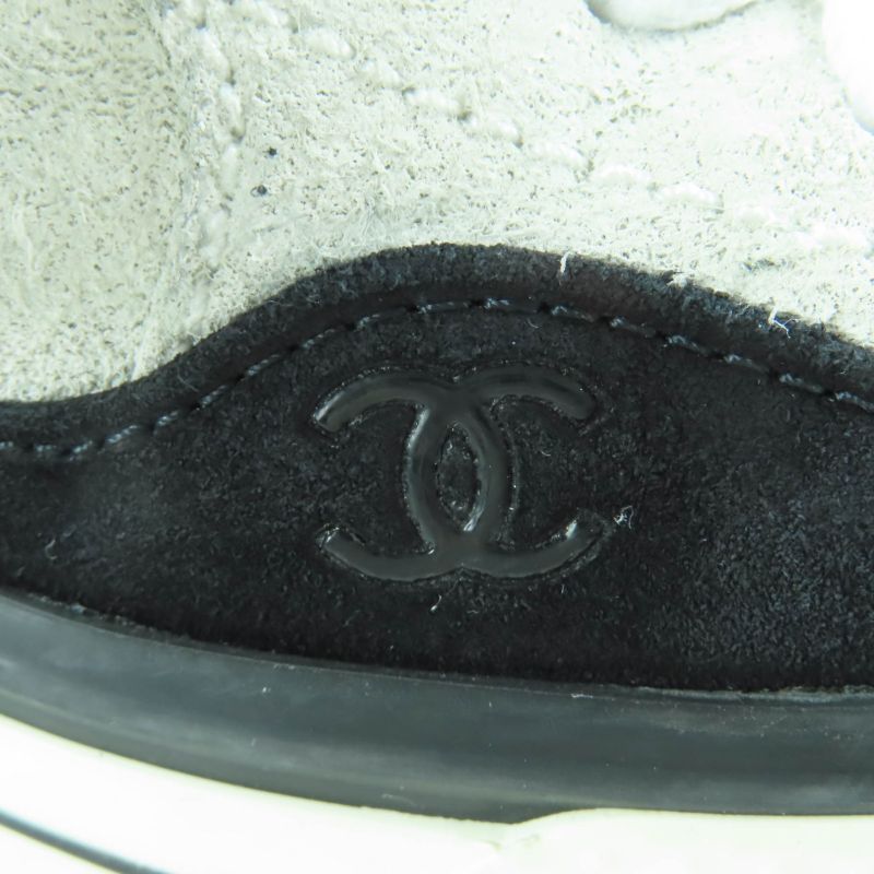 Chanel Coco Mark Lace Up Suede Leather Low-cut Sneakers White — view 9
