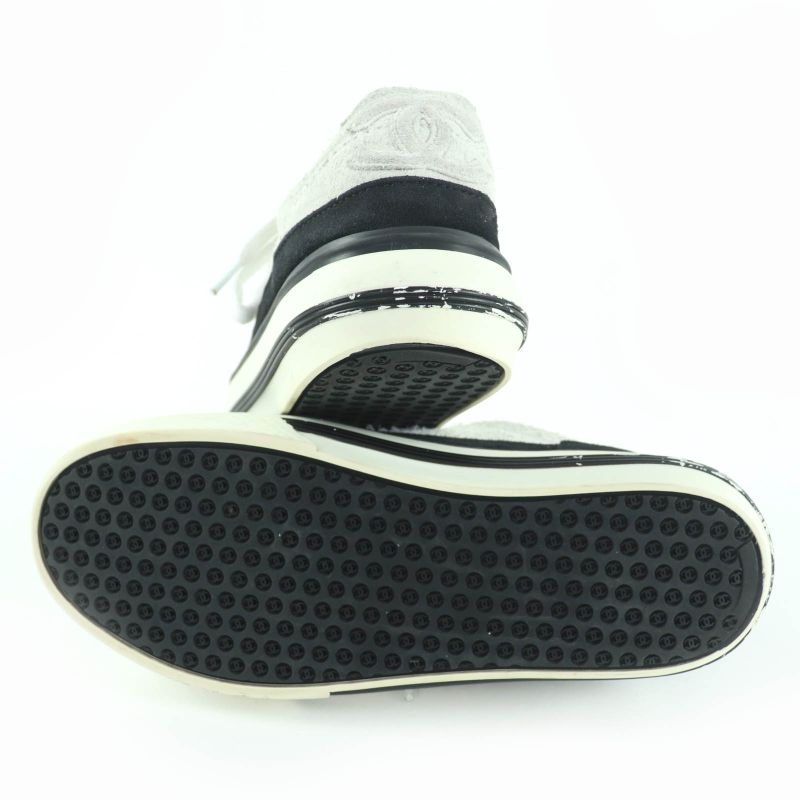 Chanel Coco Mark Lace Up Suede Leather Low-cut Sneakers White — view 6