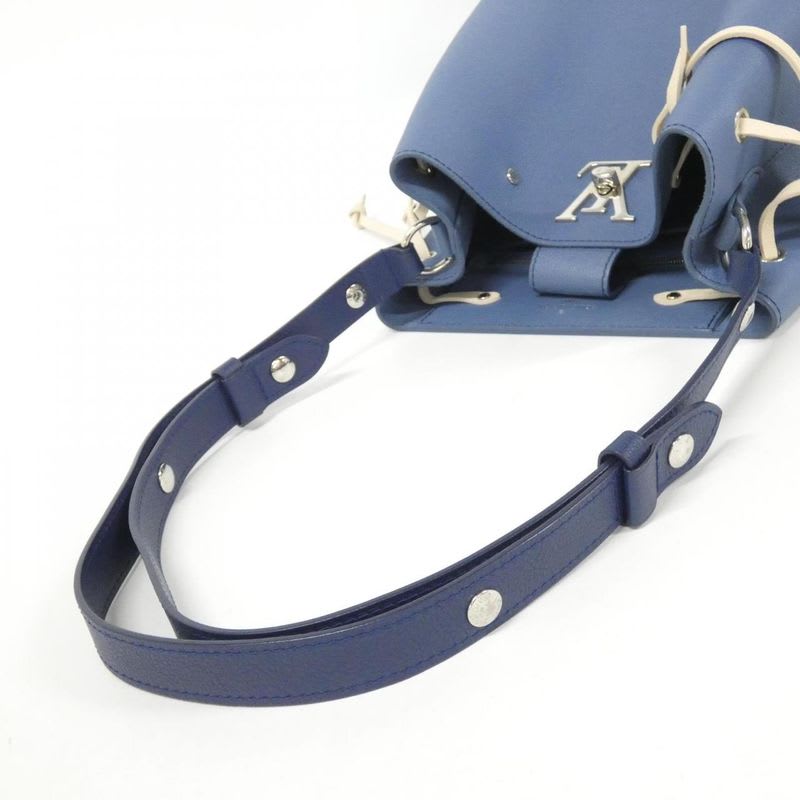 Louis Vuitton Lock Me Bucket Shoulder Bag — view 9