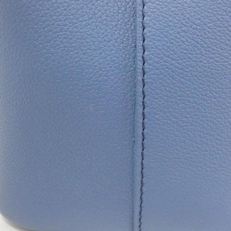 Louis Vuitton Lock Me Bucket Shoulder Bag — view 6