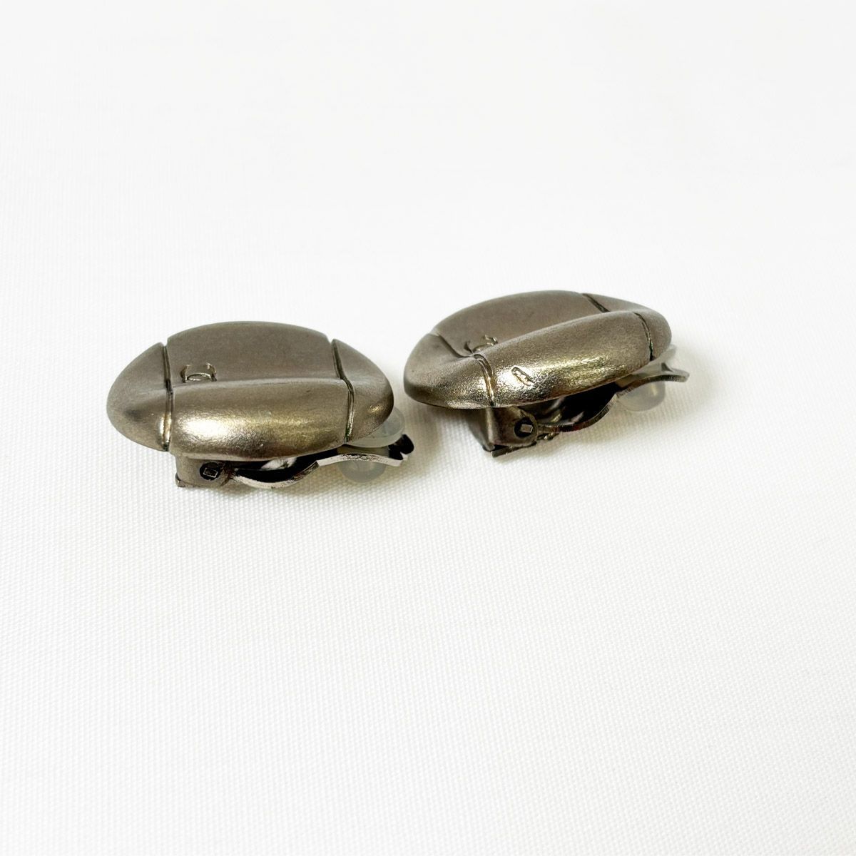 Chanel CC Logo Earrings Metal Silver — view 5