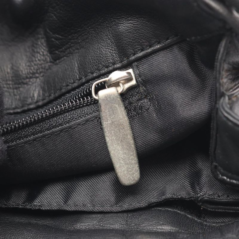 Loewe Shoulder Bag Flamenco 390.82.008 Black Leather Anagram