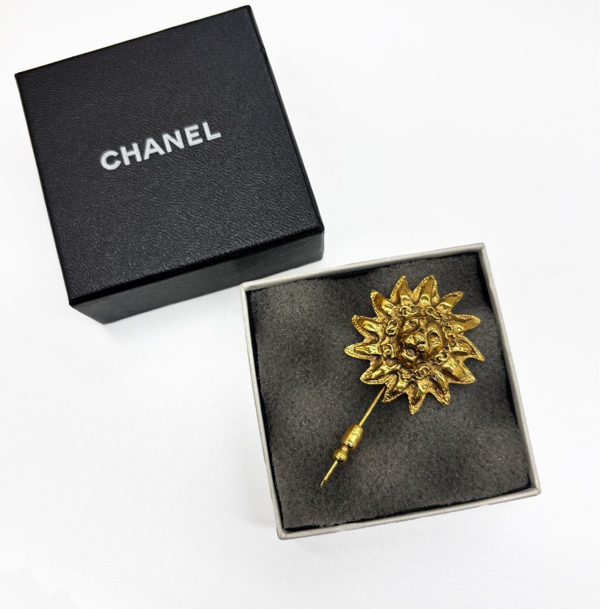 Chanel Pin Brooch Hat Pin Lion Sun Gold Vintage — view 3