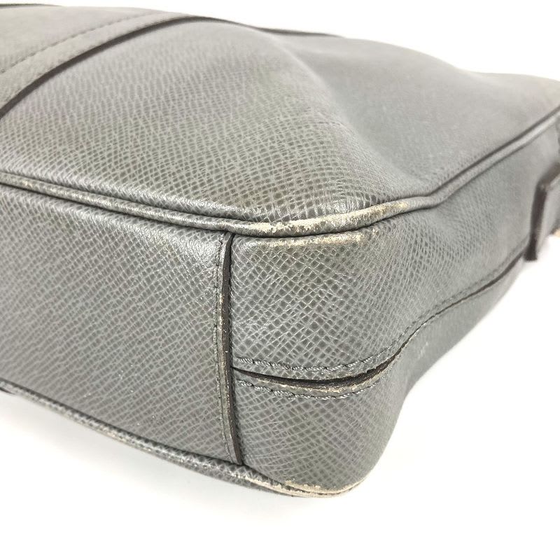 Louis Vuitton Business Bag Porte Documents Voyage PDV Taiga Leather