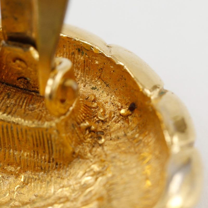 Chanel Coco Mark Vintage Gold Plated 22.8 g Earrings — view 9