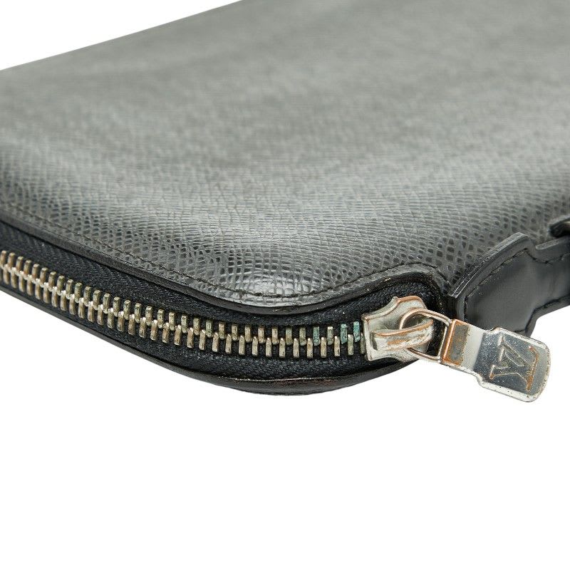 Louis Vuitton Taiga Organizer Ator Round Zipper Long Wallet Travel Case — view 4