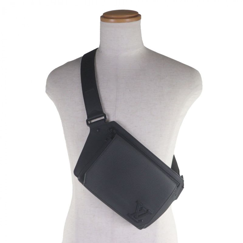 Louis Vuitton Leather Noir Black Aerogram Takeoff Ring Body Bag — view 7