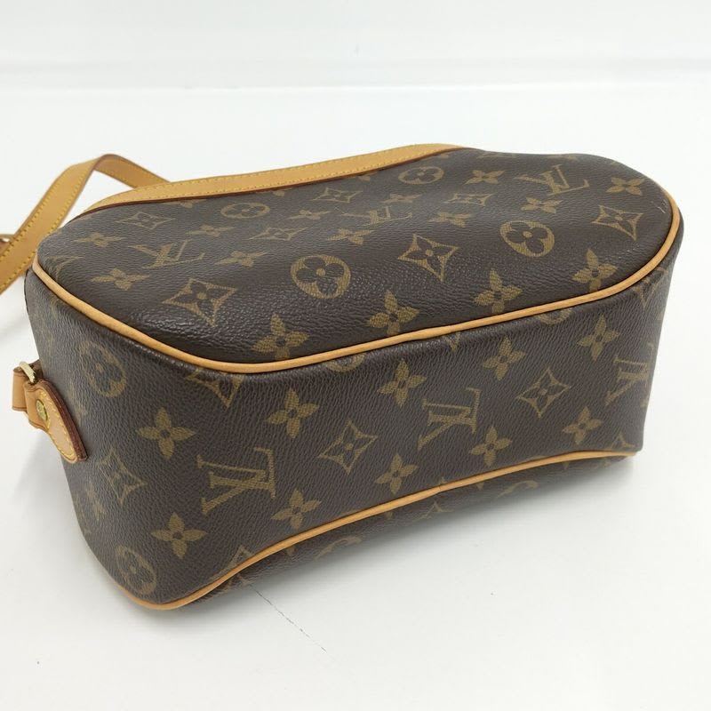 Louis Vuitton Shoulder Bag Blois Monogram — view 5