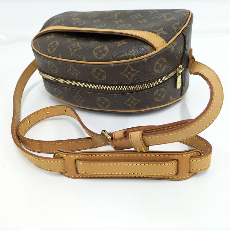Louis Vuitton Shoulder Bag Blois Monogram — view 9