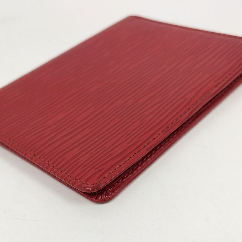 Louis Vuitton Porto 2 Cult Vertical Pass Case Epi Castilian Red — view 5