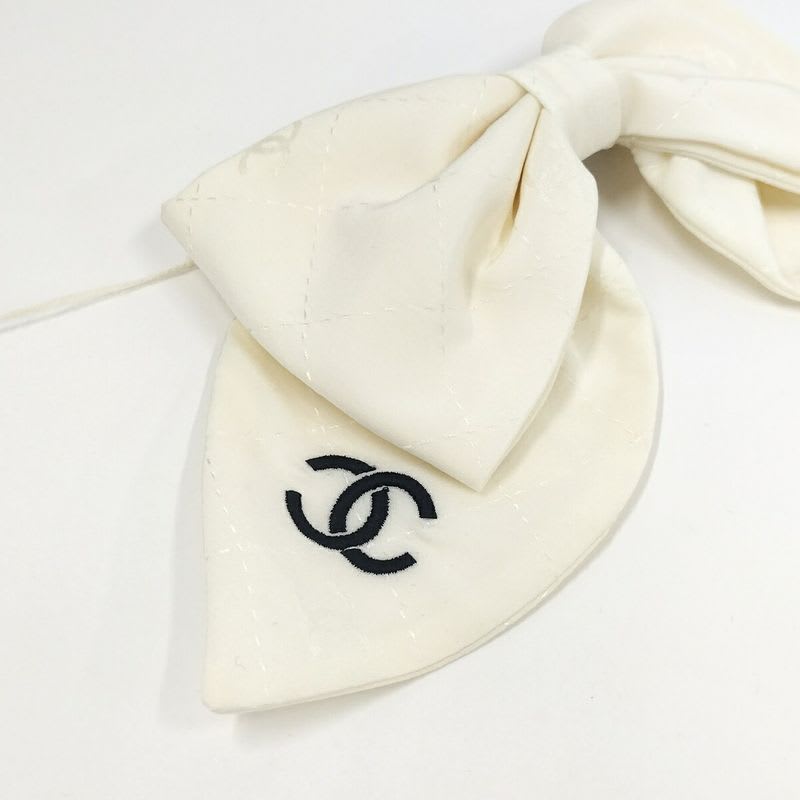 Chanel Barrette Ribbon Coco Mark White — view 3