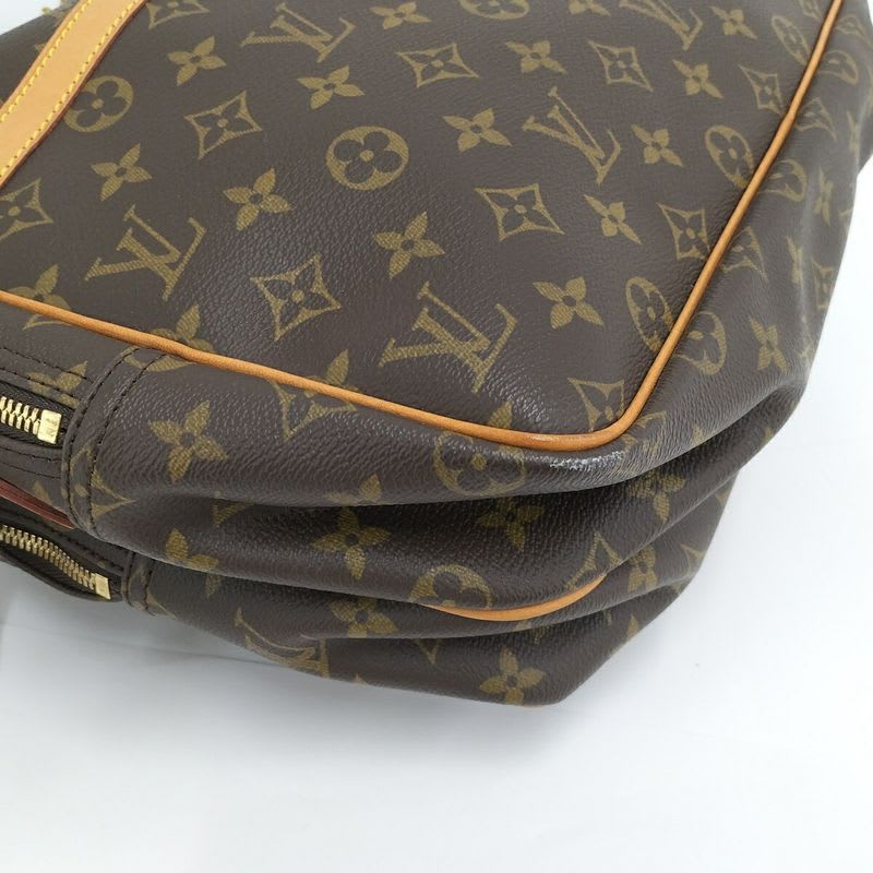 Louis Vuitton Reporter GM Shoulder Bag Monogram — view 4