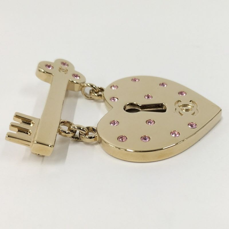 Chanel Brooch Heart Lock Plated — view 4
