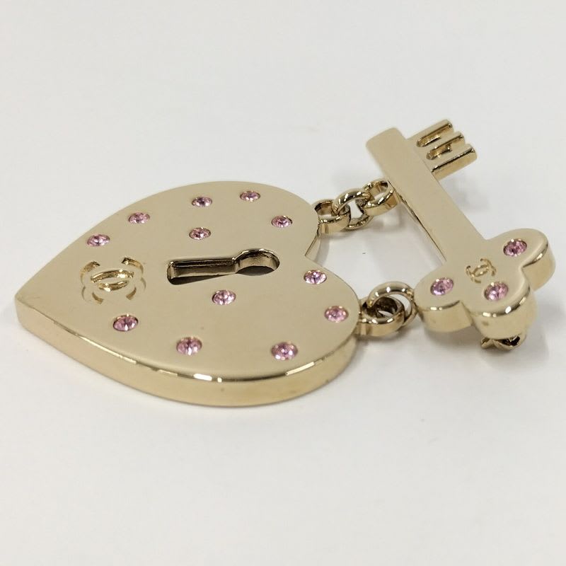 Chanel Brooch Heart Lock Plated — view 6