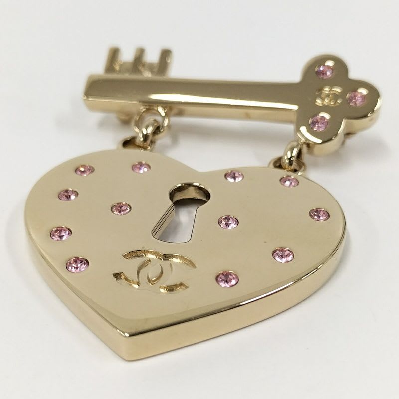 Chanel Brooch Heart Lock Plated — view 5