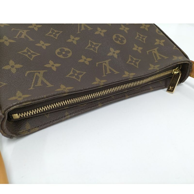 Louis Vuitton Looping MM Shoulder Bag Monogram