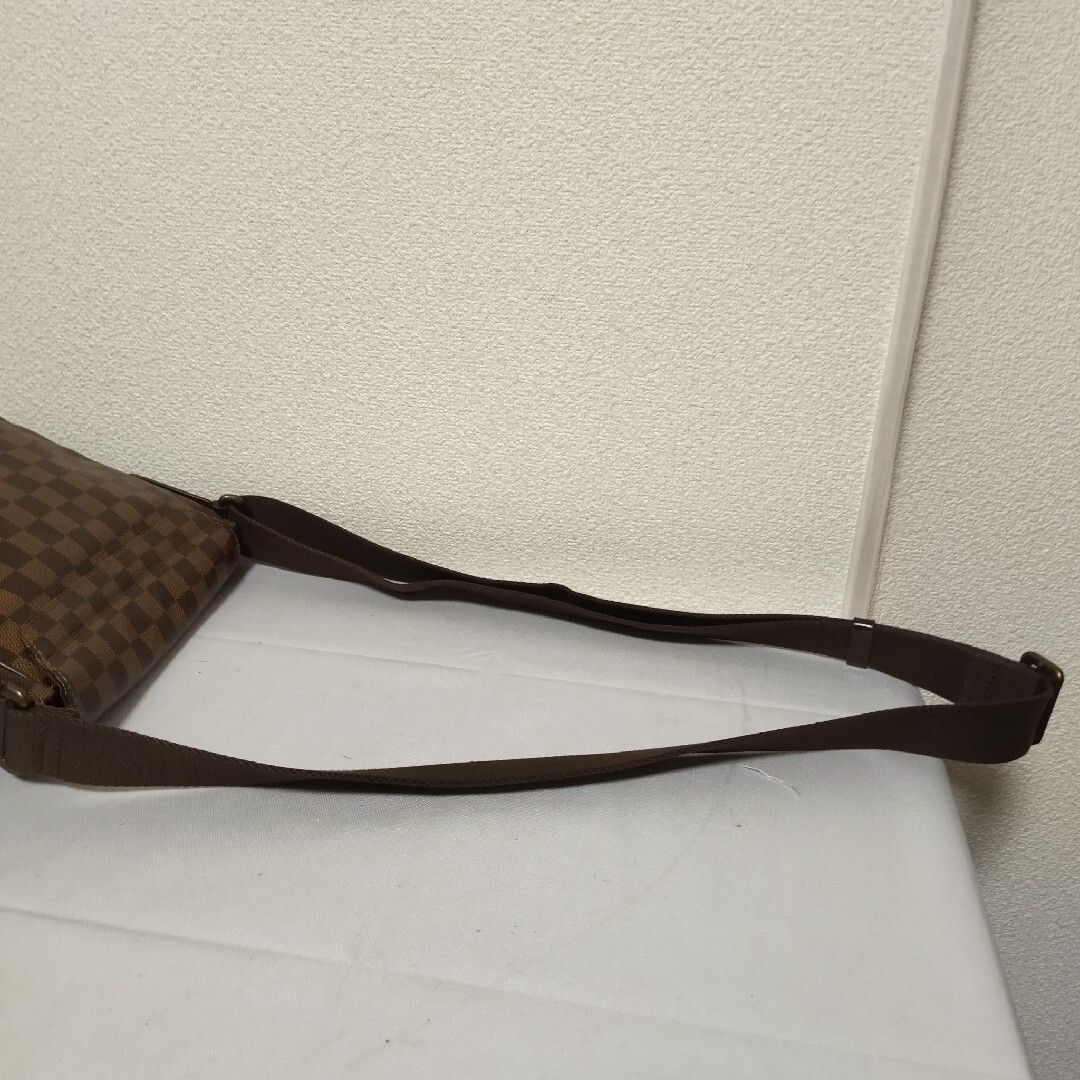 Louis Vuitton District PM Damier Shoulder Bag — view 7