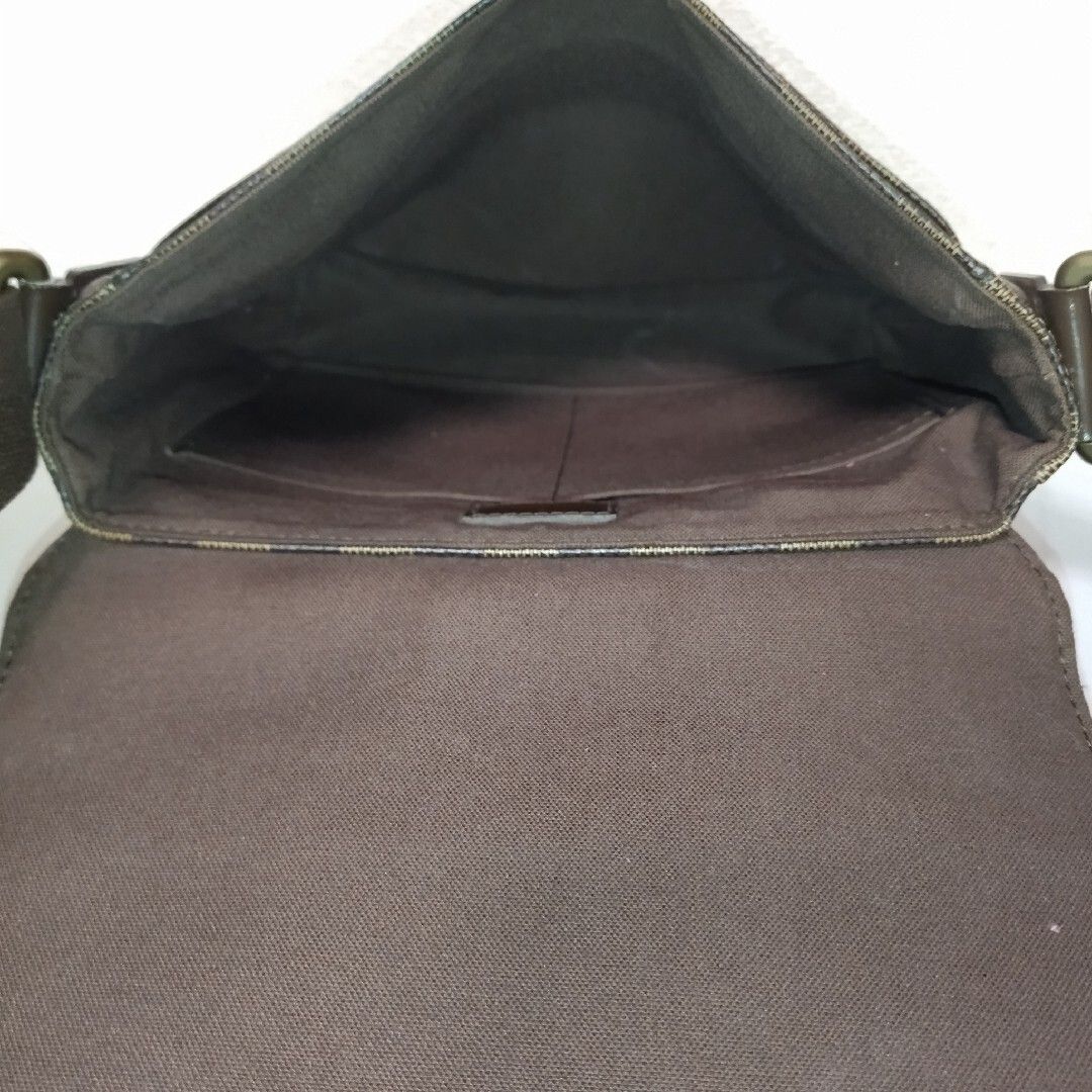Louis Vuitton District PM Damier Shoulder Bag — view 9