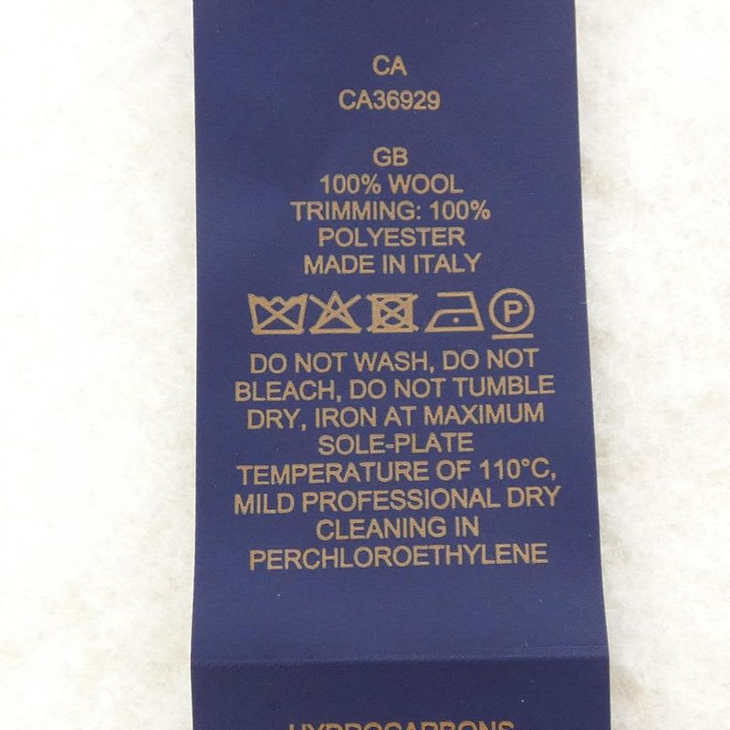 Louis Vuitton ICE Muffler Scarf — view 3