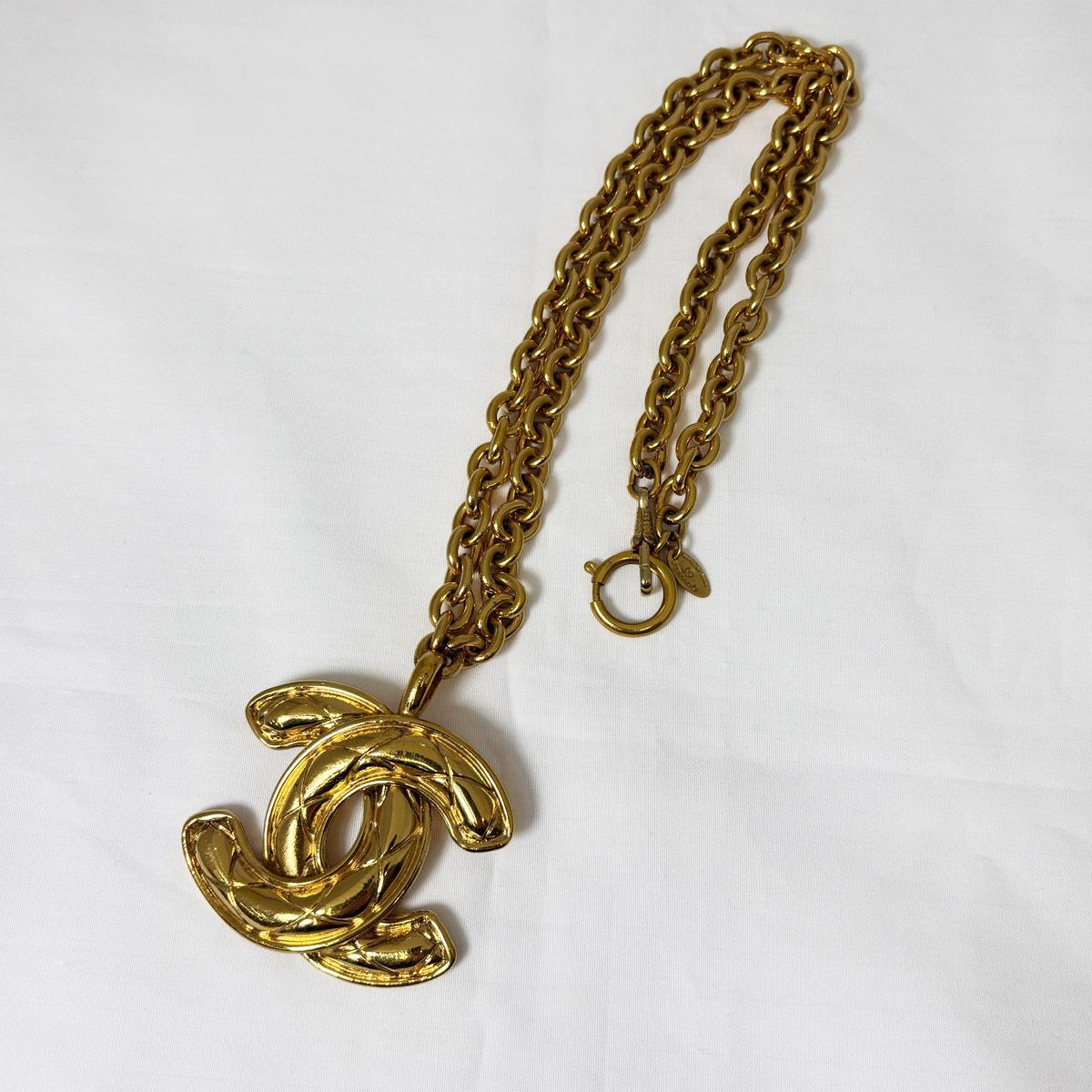 Chanel CC Logo Chain Necklace Gold Quilted — view 6