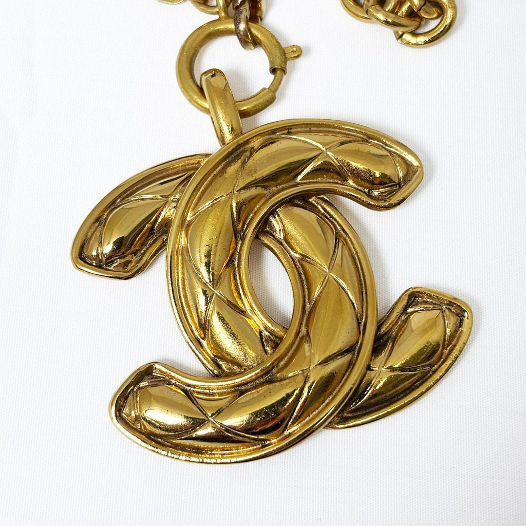 Chanel Necklace CC Logo Chain Quilted Vintage — view 5