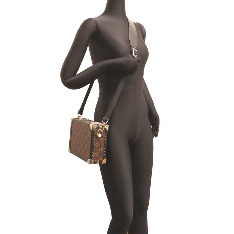 Louis Vuitton Shoulder Bag — view 9