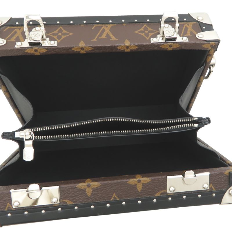Louis Vuitton Shoulder Bag — view 6