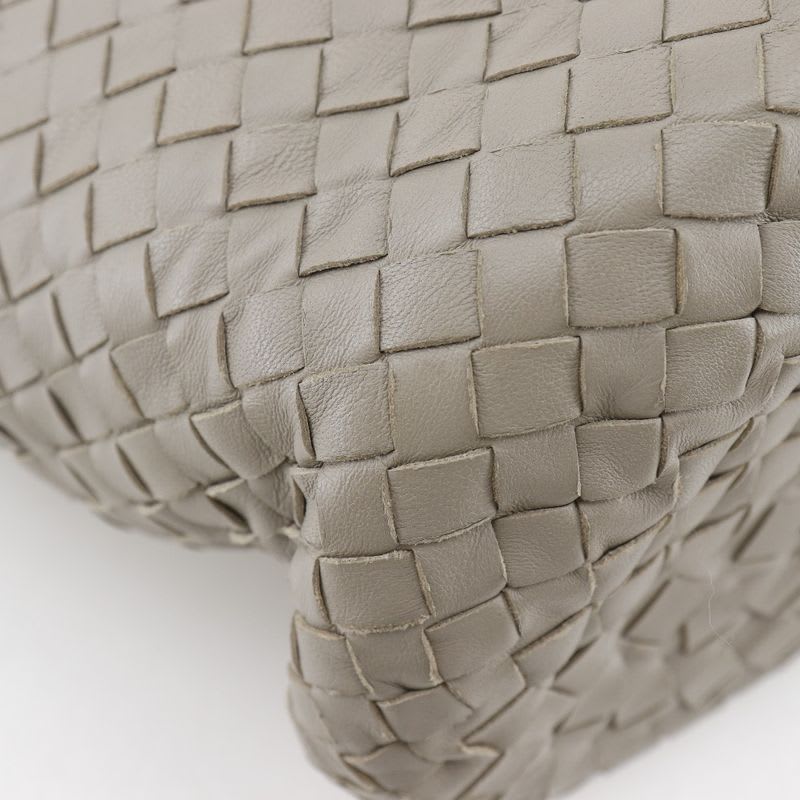 Bottega Veneta Bucket Shape Intrecciato Lambskin Gray Shoulder Bag