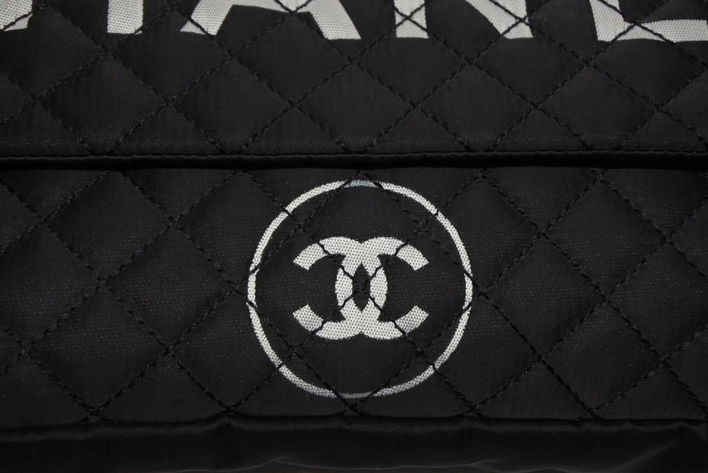Chanel Quilted Jumbo CC Logo Chain Shoulder Bag Single Flap Black White Silver — view 5