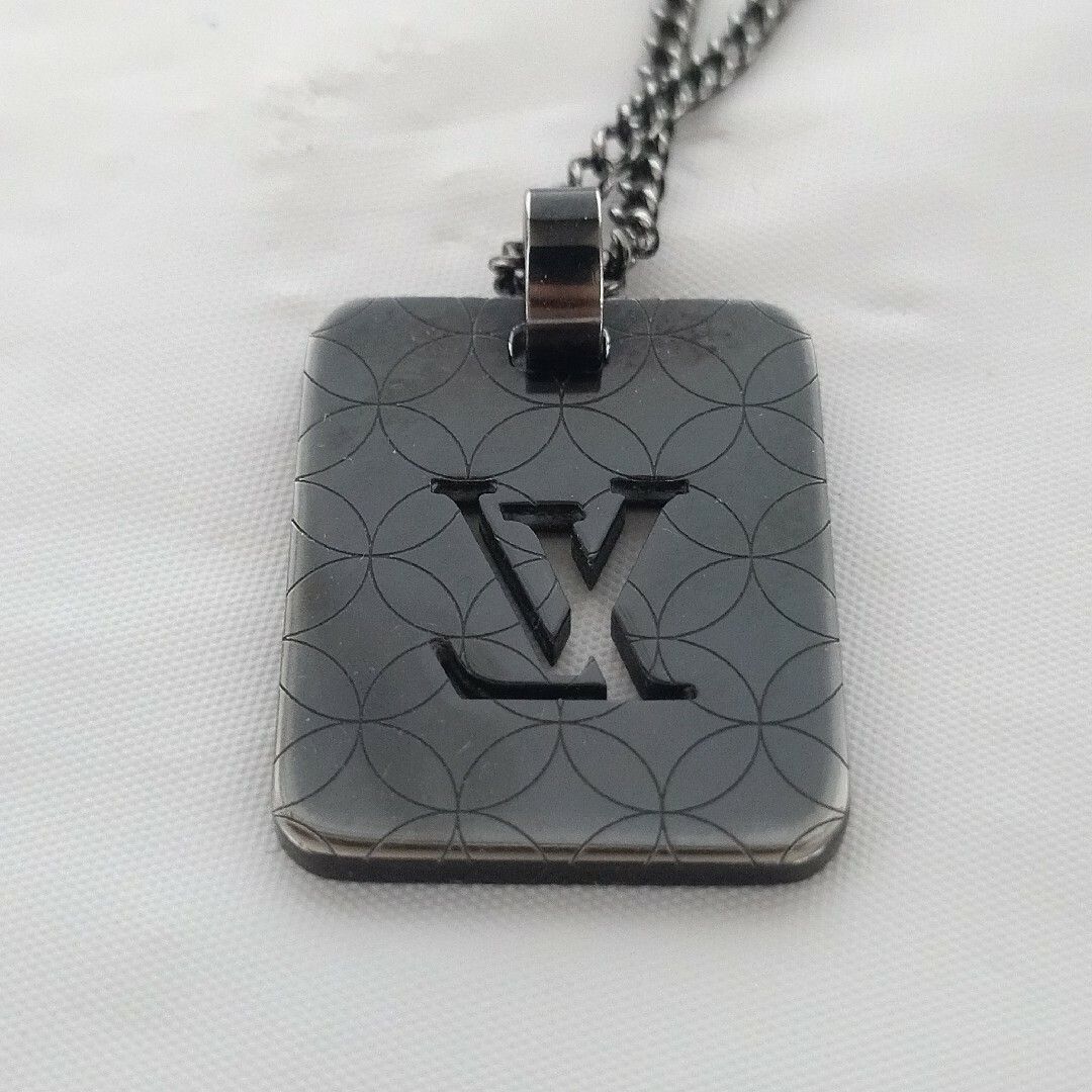 Louis Vuitton Pendentif PM Necklace — view 3
