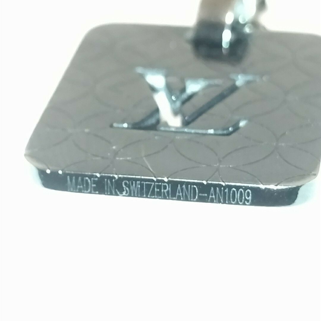 Louis Vuitton Pendentif PM Necklace — view 6