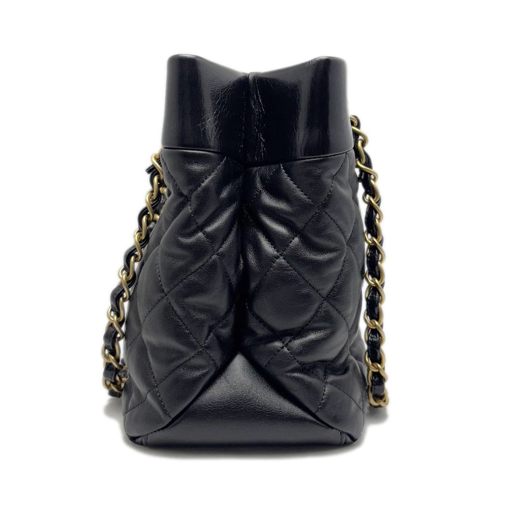 Chanel Quilted CC Logo Chainto Bag Lambskin Black Gold — view 5