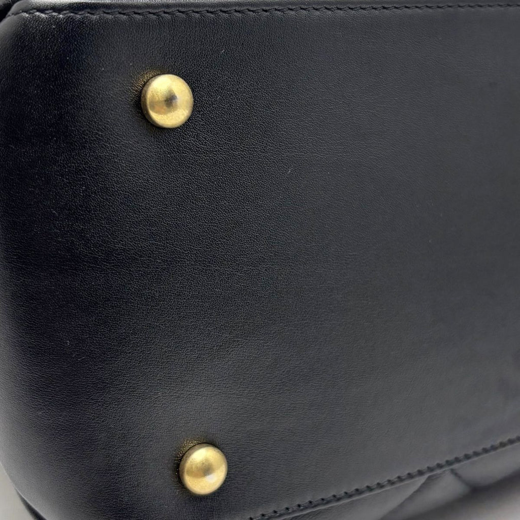 Chanel Quilted CC Logo Chainto Bag Lambskin Black Gold — view 9