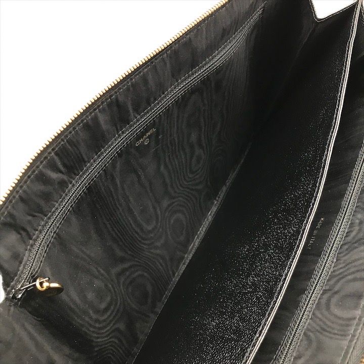 Chanel Big CC Logo Caviar Leather Black Clutch — view 9