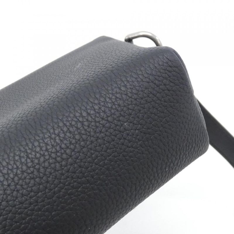 Louis Vuitton Pulse Wearable Wallet Shoulder Bag — view 4