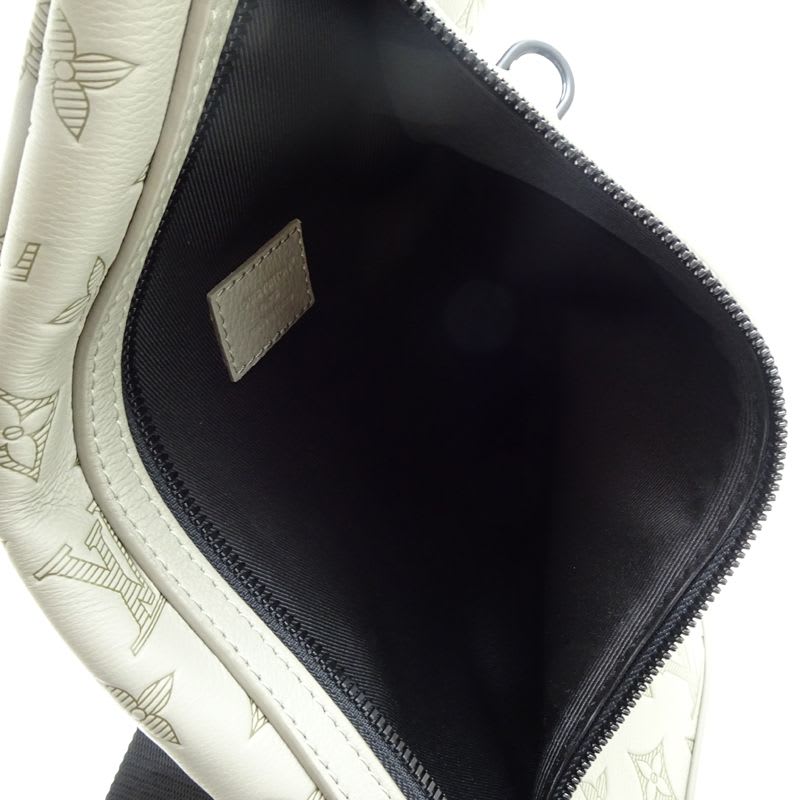 Louis Vuitton Body Bag — view 7