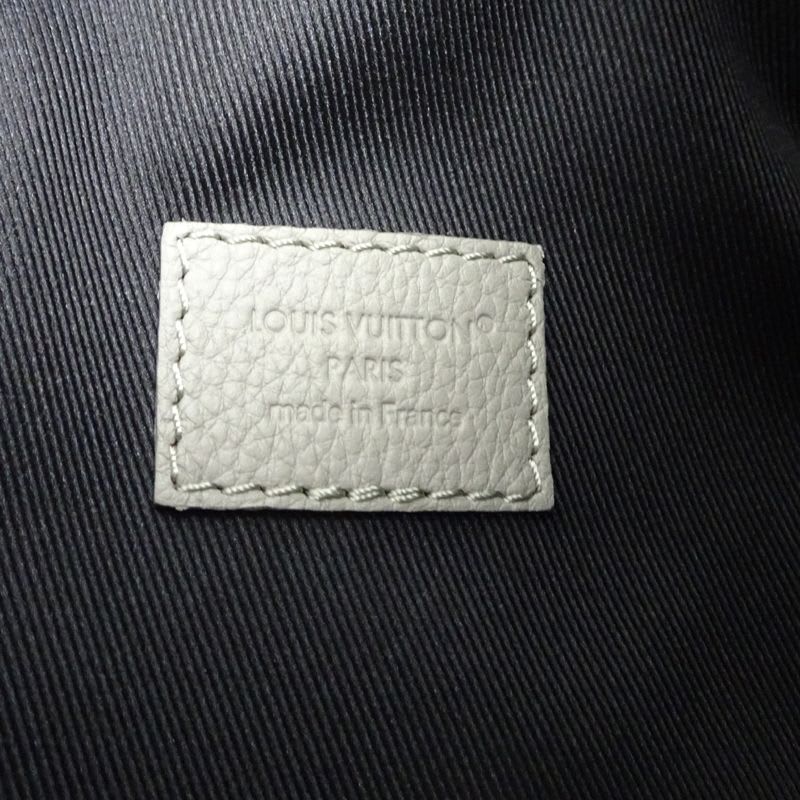 Louis Vuitton Body Bag — view 8