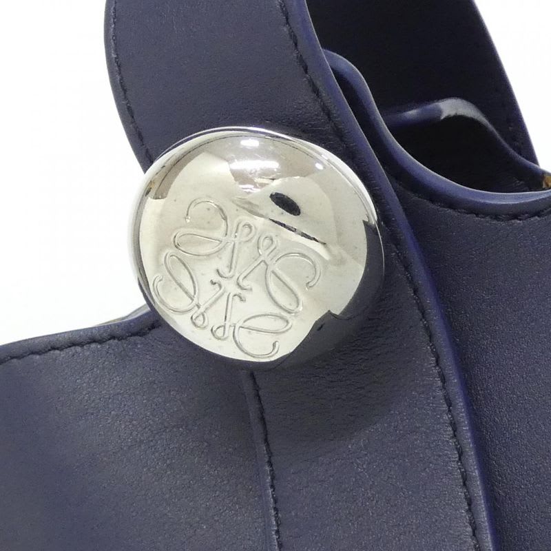 Loewe Pebble Bucket Bag Mini Aanbbbmx01 Shoulder — view 5