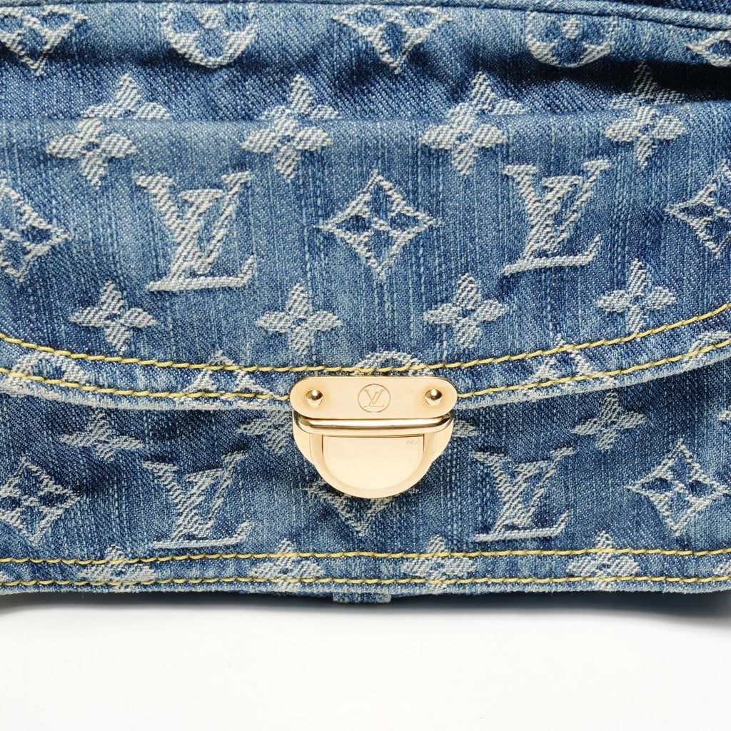 Louis Vuitton Waist Bag Denim Monogram — view 9