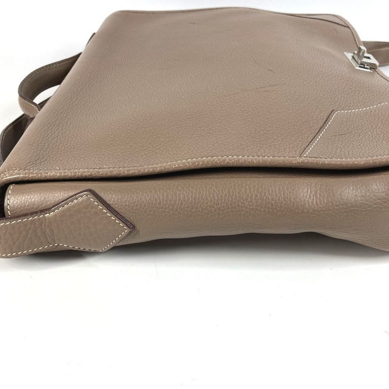 Hermes Handbag Victoria Messenger Bag Taurillon Clemence Etoupe Gray — view 3
