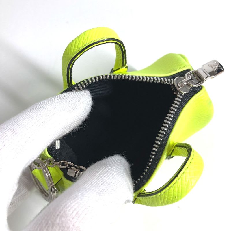 Louis Vuitton Key Holder Porto Cles Mini Keepall Taiga Leather Yellow — view 9