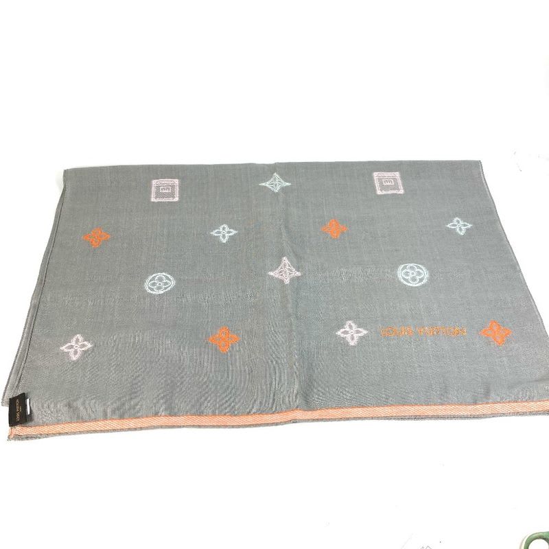 Louis Vuitton Shawl Monogram Logo Wool Gray — view 2