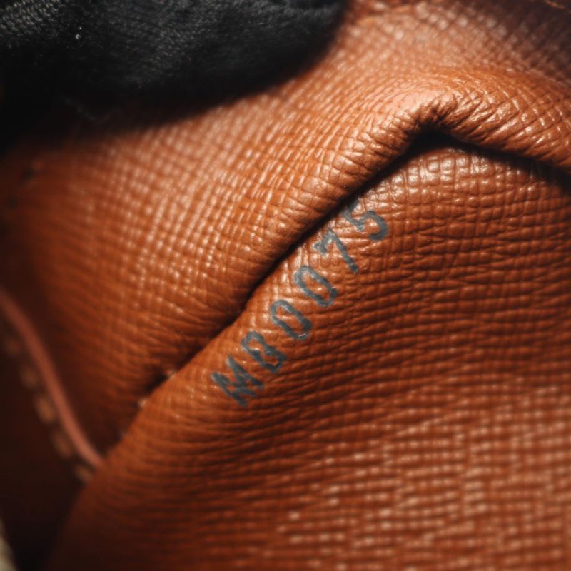 Louis Vuitton Shoulder Bag Trocadero 27 Leather — view 6